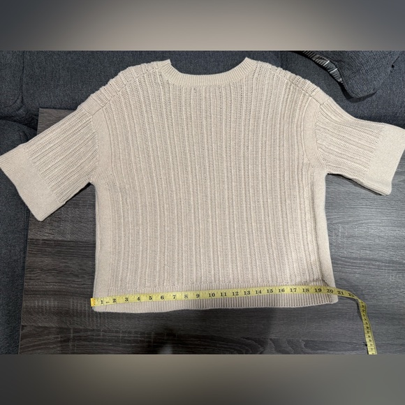 Banana Republic Women's Cream Ribbed Sweater - Picture 3 of 12